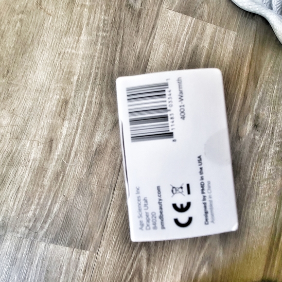 ❌️ SOLD PMD Clean Smart Facial Cleansing Device - Picture 3 of 5